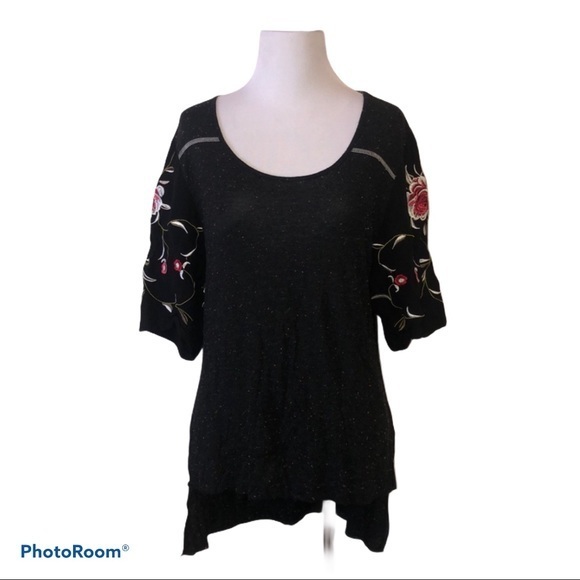 Bke Gimmicks By Buckle Women’s Medium Nubby Top